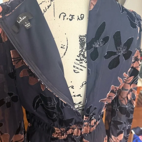 Lulus Romantic Long Sleeve Burnout Velvet Dress Size Large - Picture 8 of 9